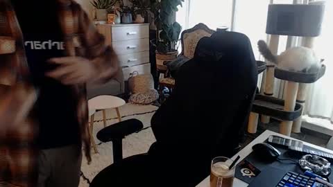 cream36 online show from 10/15/25, 07:41