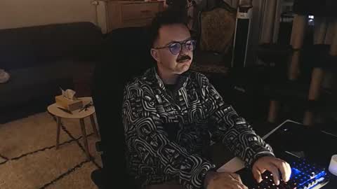 cream36 online show from 11/05/25, 09:48