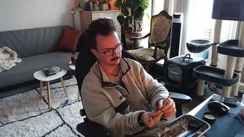 cream36 online show from 11/24/25, 08:03