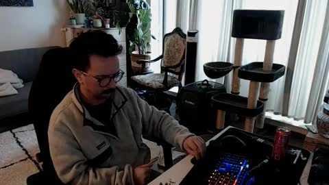 cream36 online show from 12/01/25, 09:58