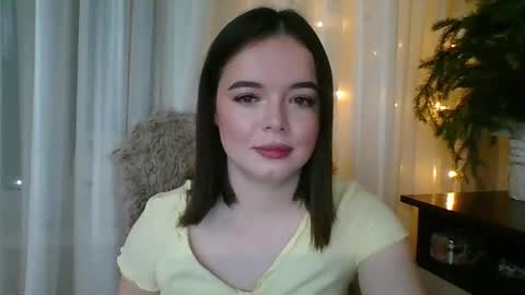 Snapshot of winter__white_rose chatting on 12/20/25, 07:21 Emma online show from 12/20/25, 07:21