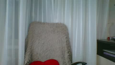 Snapshot of winter__white_rose chatting on 04/12/26, 10:48 Emma online show from 04/12/26, 10:48