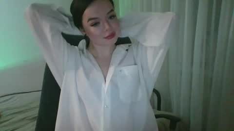 Snapshot of winter__white_rose chatting on 04/13/26, 06:57 Emma online show from 04/13/26, 06:57