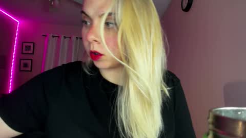 Winter Miracle online show from 10/26/25, 02:28