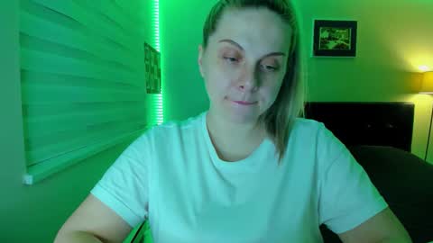 Snapshot of winter_miracle chatting on 03/13/26, 04:52 Winter Miracle online show from 03/13/26, 04:52