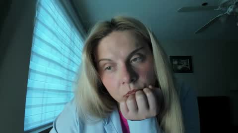 Snapshot of winter_miracle chatting on 03/14/26, 12:17 Winter Miracle online show from 03/14/26, 12:17