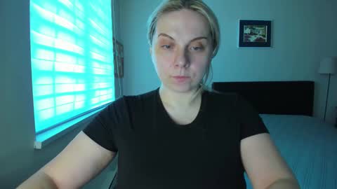 Snapshot of winter_miracle chatting on 03/14/26, 08:25 Winter Miracle online show from 03/14/26, 08:25