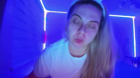 Snapshot of winter_miracle chatting on 04/06/26, 05:30 Winter Miracle online show from 04/06/26, 05:30