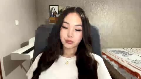 Amina online show from 10/31/25, 02:51