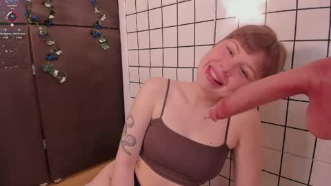 Snapshot of wintershy chatting on 04/15/26, 08:21 Sophie weight 50kg height 160 online show from 04/15/26, 08:21