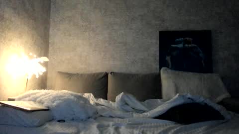 Snapshot of winx_xxx chatting on 12/17/24, 06:02 Kate and Diana online show from 12/17/24, 06:02