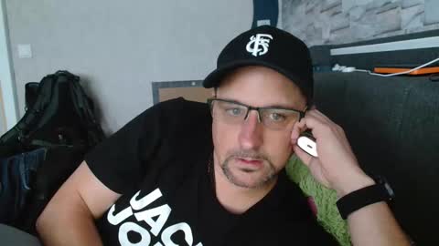 Snapshot of wirzwei8883 chatting on 09/17/25, 03:24 Dirty online show from 09/17/25, 03:24