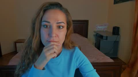 Snapshot of wise_ava chatting on 03/17/26, 09:29 Sarah Curly online show from 03/17/26, 09:29