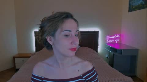 Snapshot of wise_ava chatting on 03/31/26, 09:37 Sarah Curly online show from 03/31/26, 09:37