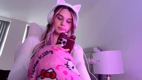 Snapshot of wishdoll chatting on 11/19/25, 10:26 evie online show from 11/19/25, 10:26