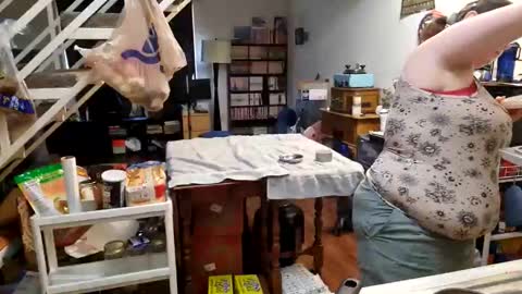 Snapshot of wisteriaqueen chatting on 05/18/26, 04:35 Wisteria online show from 05/18/26, 04:35