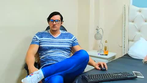 Snapshot of wiston_cox chatting on 01/19/26, 12:31 Wiston online show from 01/19/26, 12:31