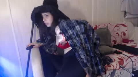 Snapshot of witchbitchmommy chatting on 03/06/25, 04:08 witchbitchmommy online show from 03/06/25, 04:08