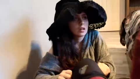 Snapshot of witchbitchmommy chatting on 11/12/25, 09:47 witchbitchmommy online show from 11/12/25, 09:47