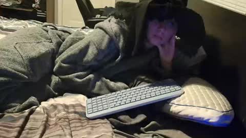 Snapshot of witchbitchmommy chatting on 11/20/25, 10:04 witchbitchmommy online show from 11/20/25, 10:04