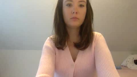 witchyvirgo_11 online show from 04/18/26, 08:53