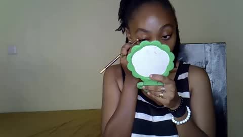 Snapshot of wizzia_khalifa chatting on 01/28/25, 09:50 girlie o online show from 01/28/25, 09:50