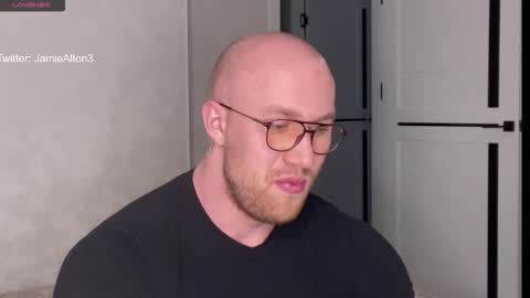 Snapshot of wlademarbergs chatting on 10/13/25, 12:05 Wlademar online show from 10/13/25, 12:05