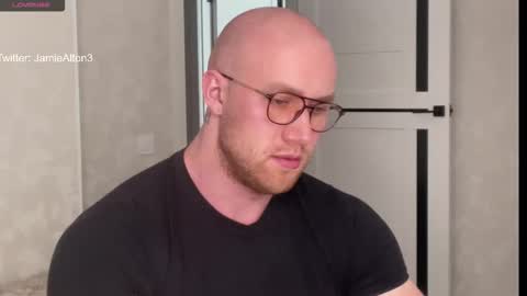 Snapshot of wlademarbergs chatting on 10/19/25, 05:41 Wlademar online show from 10/19/25, 05:41