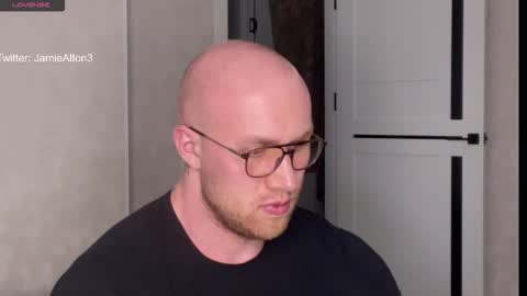 Snapshot of wlademarbergs chatting on 10/19/25, 08:42 Wlademar online show from 10/19/25, 08:42