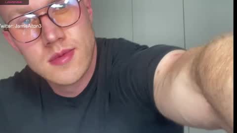 Snapshot of wlademarbergs chatting on 04/21/26, 05:39 Wlademar online show from 04/21/26, 05:39