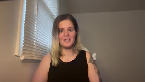 Snapshot of wldntulik2no chatting on 12/31/24, 07:18 Moth online show from 12/31/24, 07:18