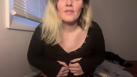 Snapshot of wldntulik2no chatting on 01/03/25, 10:19 Moth online show from 01/03/25, 10:19