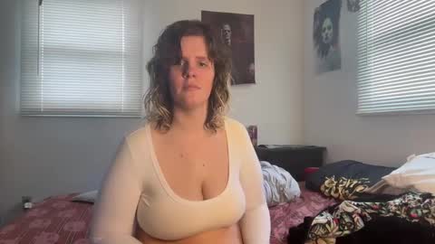 Snapshot of wldntulik2no chatting on 02/05/25, 05:20 Moth online show from 02/05/25, 05:20