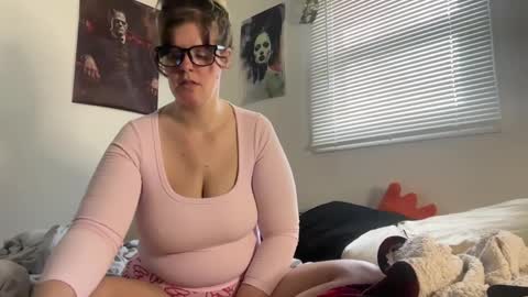 Snapshot of wldntulik2no chatting on 02/13/25, 05:22 Moth online show from 02/13/25, 05:22