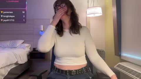 Snapshot of wldntulik2no chatting on 03/10/26, 02:55 Moth online show from 03/10/26, 02:55