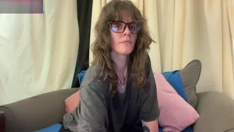 Snapshot of wldntulik2no chatting on 05/06/26, 02:44 Moth online show from 05/06/26, 02:44