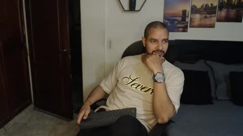 Snapshot of wncmodels chatting on 01/07/25, 05:01 Magnus Dark independent model online show from 01/07/25, 05:01