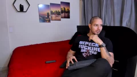 Snapshot of wncmodels chatting on 04/06/26, 04:32 Magnus Dark independent model online show from 04/06/26, 04:32