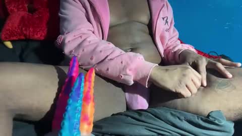 Snapshot of woahfuzz chatting on 02/16/26, 06:37 YourDaddys Son online show from 02/16/26, 06:37