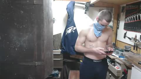 Snapshot of wolf021221 chatting on 12/14/25, 02:55 wolf021221 online show from 12/14/25, 02:55