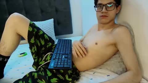  W O L F  online show from 02/21/25, 05:31