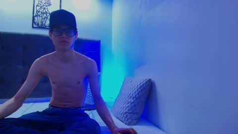  W O L F  online show from 03/07/25, 11:29