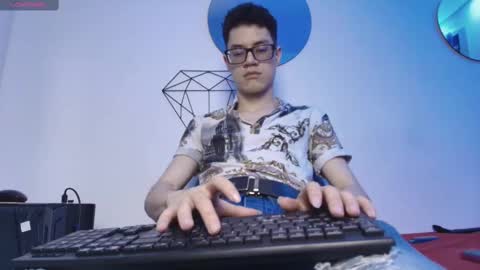  W O L F  online show from 09/12/25, 11:32