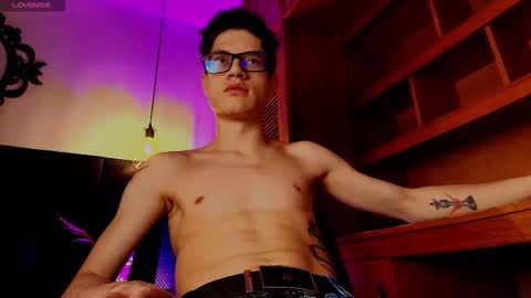  W O L F  online show from 10/29/25, 11:45