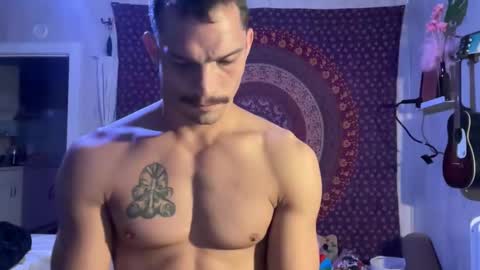 Snapshot of wolfblazer5 chatting on 02/07/25, 10:29 Wolfblazer online show from 02/07/25, 10:29