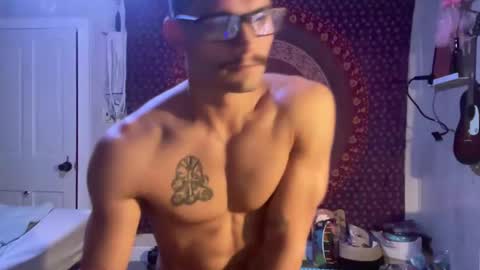 Snapshot of wolfblazer5 chatting on 02/13/25, 10:34 Wolfblazer online show from 02/13/25, 10:34