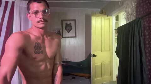 Snapshot of wolfblazer5 chatting on 09/26/25, 10:36 Wolfblazer online show from 09/26/25, 10:36