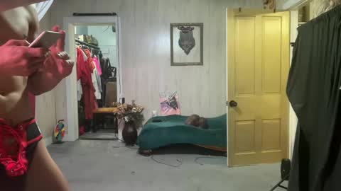 Snapshot of wolfblazer5 chatting on 10/06/25, 10:51 Wolfblazer online show from 10/06/25, 10:51