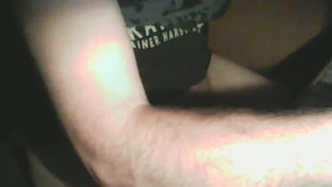 Snapshot of wolfie_2910 chatting on 06/19/26, 05:39 wolfie_2910 online show from 06/19/26, 05:39