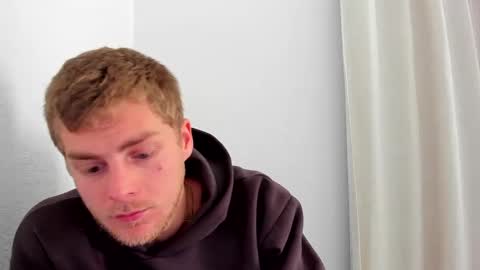 Snapshot of wolfiell chatting on 12/26/24, 04:47 Wolfienov online show from 12/26/24, 04:47